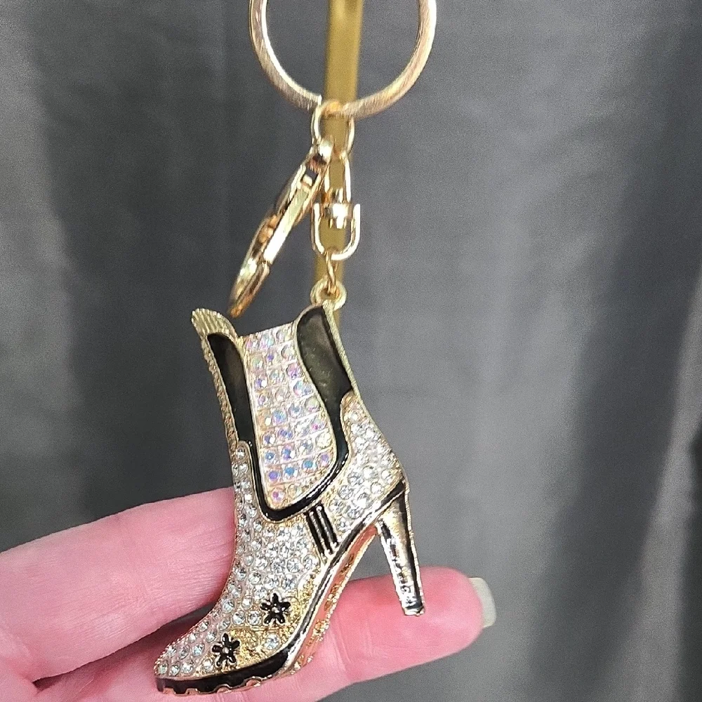 N/A elegant gold